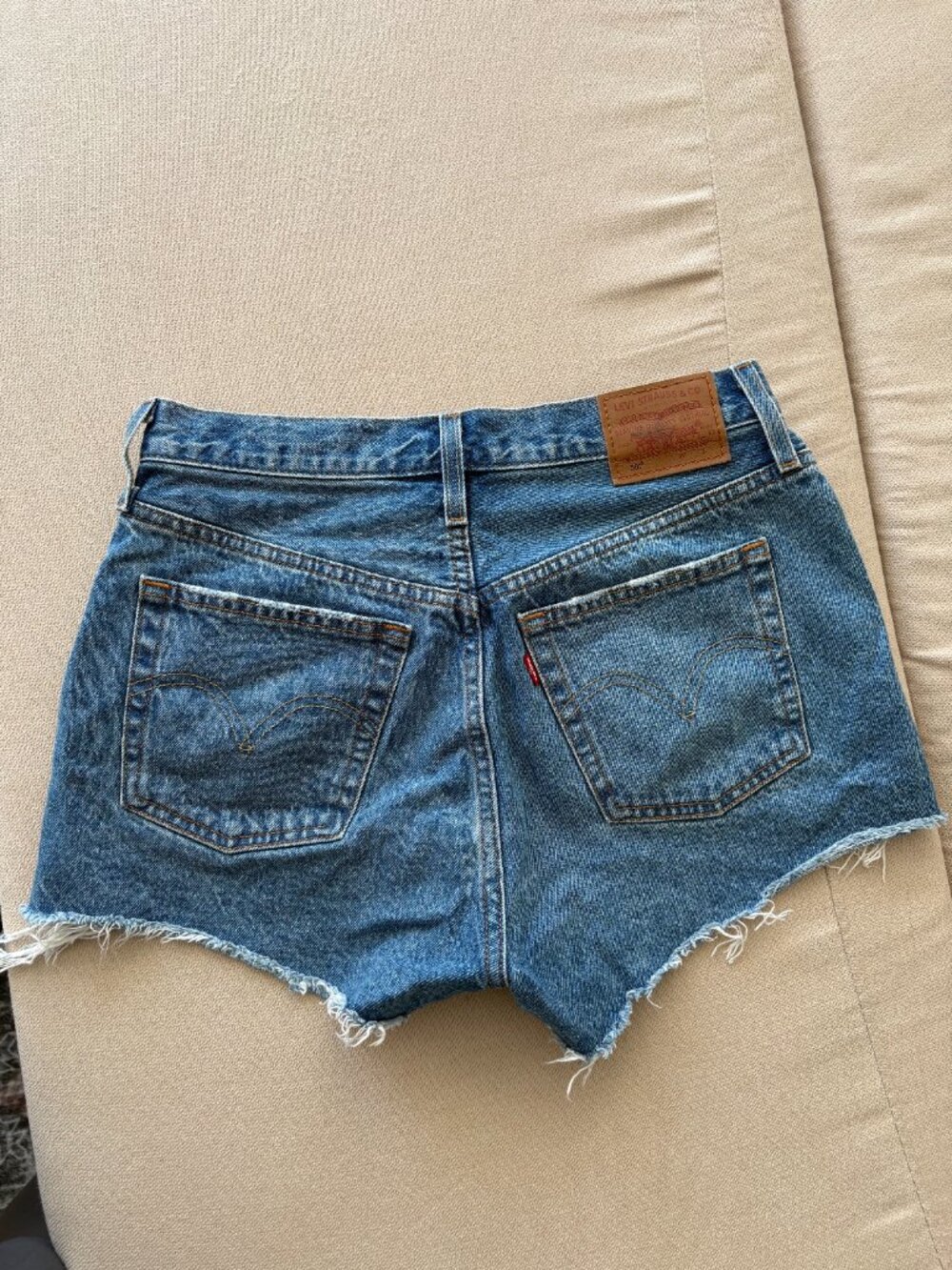 Levis 501 denim shorts - Picture 2 of 2